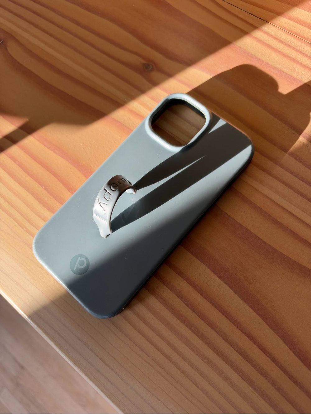 Gray Loopy I phone 15 Case